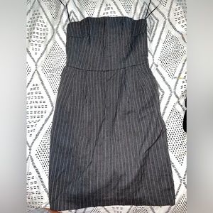 Very nice Express classy strapless dress with front pockets!